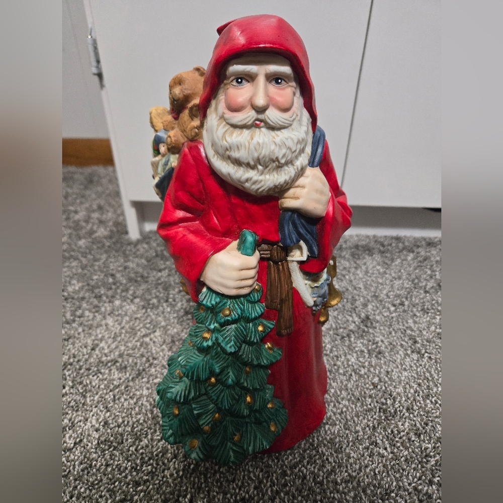 Brookstone large ceramic musical Santa Claus Figurine with Christmas Tree